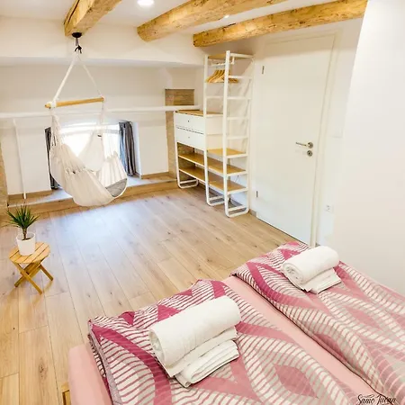 Apartment Tobacna White *